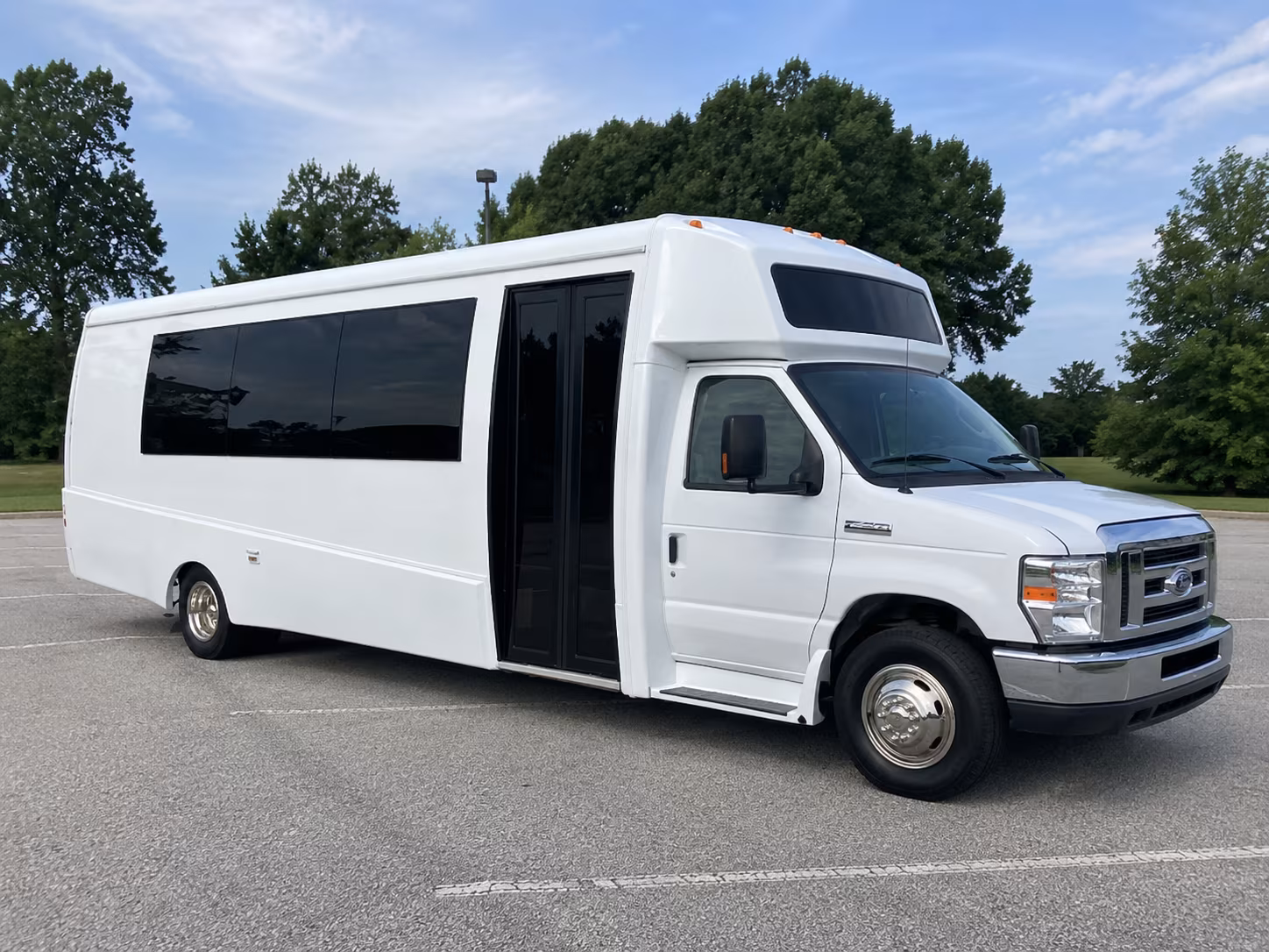 weston 18 passenger party bus